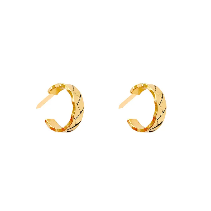 2021 New Gold Geometric Diamond Round C Shape Hoop Earrings for Women Party Fashion Jewelry Gift Metal Unusual Drop Earrings
2021 New Gold Geometric Diamond Round C Shape Hoop Earrings for Women Party Fashion Jewelry Gift Metal Unusual Drop Earrings