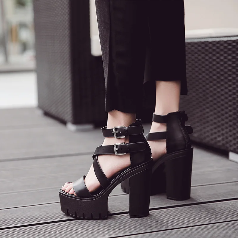 Korean thin belt buckle thick heel super high heel sandals night club 13cm high Roman style thin shallow mouth fish mouth
Korean thin belt buckle thick heel super high heel sandals night club 13cm high Roman style thin shallow mouth fish mouth