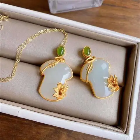 Necklace Women's Jade Pendant Natural Hetian Jade Cheongsam Pendant Women's Sterling Silver Retro Ethnic Chinese Style Gift C
Necklace Women's Jade Pendant Natural Hetian Jade Cheongsam Pendant Women's Sterling Silver Retro Ethnic Chinese Style Gift C