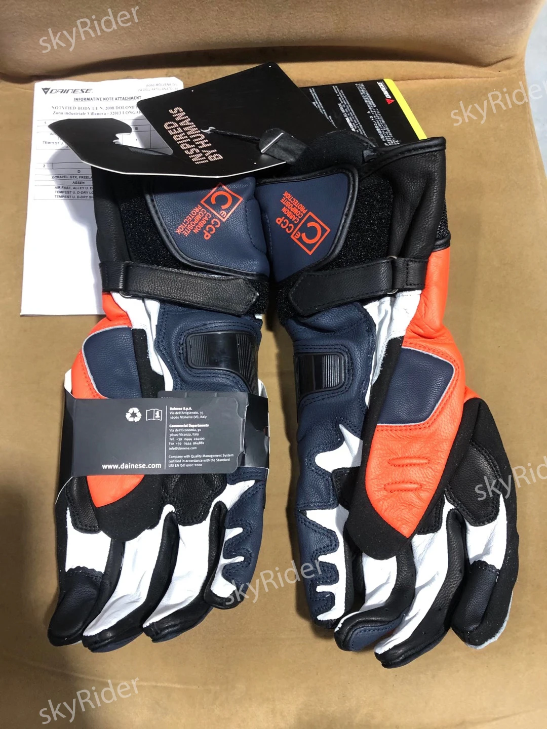 Motorcycle Motocross Gloves Dain CARBON FIBER NEW Geniune leather Gloves Speed Racing long Gloves
Motorcycle Motocross Gloves Dain CARBON FIBER NEW Geniune leather Gloves Speed Racing long Gloves