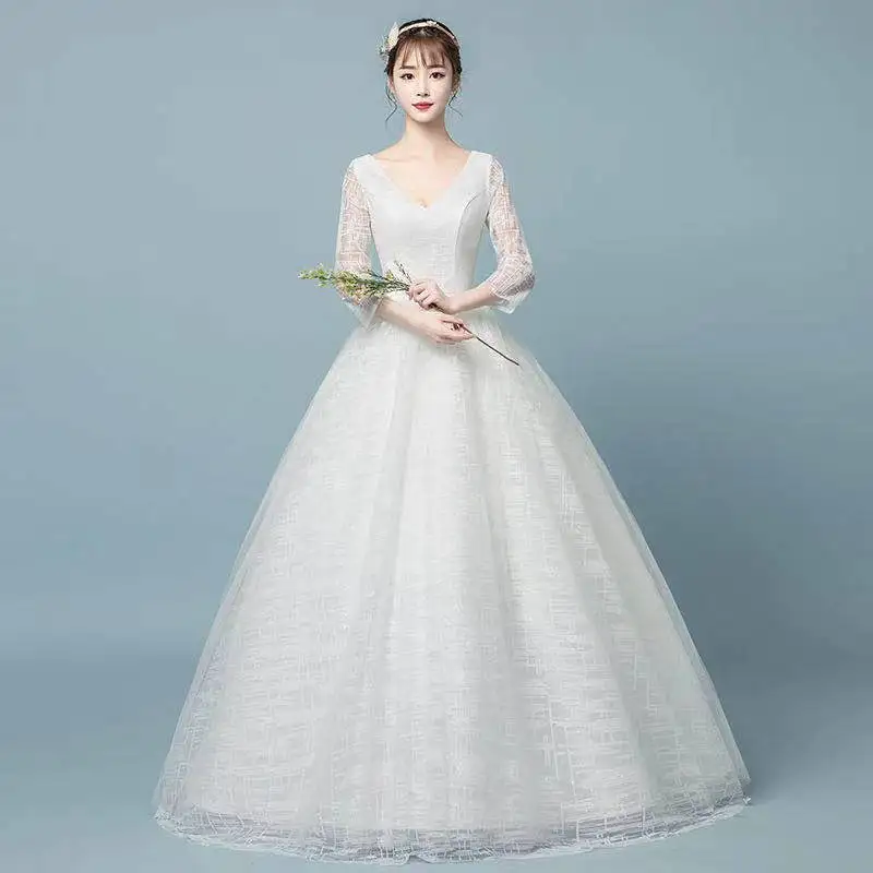 Wedding Dress Illusion V-Neck Three Quarter Tulle Lace Embroidery Button Floor-Length Luxury White Vintage Lady Bride Gown GB234 
Wedding Dress Illusion V-Neck Three Quarter Tulle Lace Embroidery Button Floor-Length Luxury White Vintage Lady Bride Gown GB234