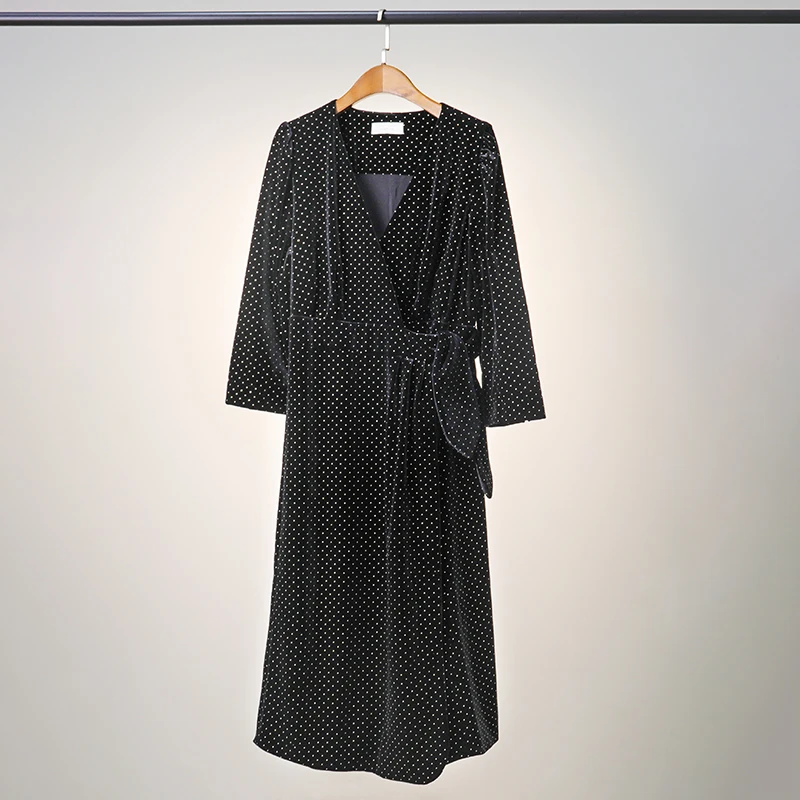 Polka Dot Dress Women Velvet Puff Sleeve Sashes High Waist V Neck Sexy A Line Long Dress Culture 2021 Casual Elegant Femme Robe
Polka Dot Dress Women Velvet Puff Sleeve Sashes High Waist V Neck Sexy A Line Long Dress Culture 2021 Casual Elegant Femme Robe