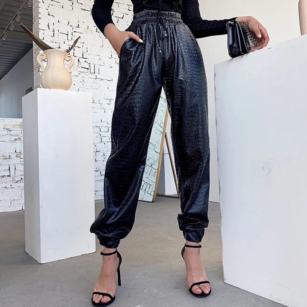 Autumn New 2021 Women PU Casual Pants Solid Color Tie Feet Drawstring High Waist Fashion Loose Casual Western Style Women
Autumn New 2021 Women PU Casual Pants Solid Color Tie Feet Drawstring High Waist Fashion Loose Casual Western Style Women