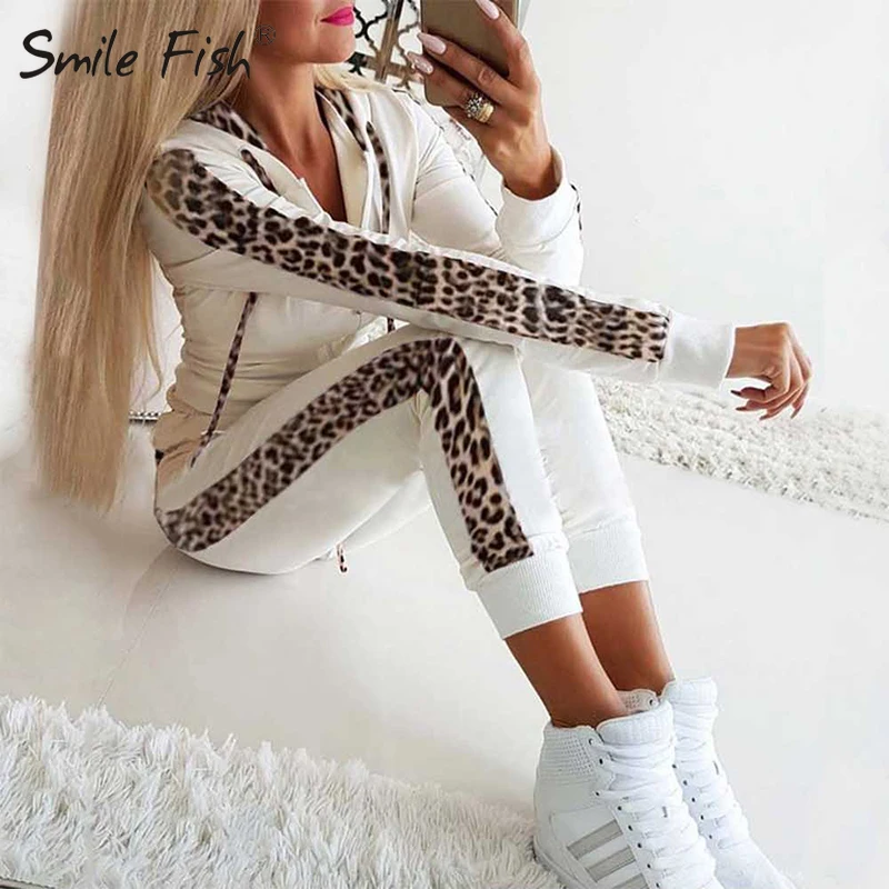 Leopard Patchwork Coat With Hood Two Piece Set Women Zipper Fly Splice Fleece New Suits Outfit Hoodies Long Pants GV211
Leopard Patchwork Coat With Hood Two Piece Set Women Zipper Fly Splice Fleece New Suits Outfit Hoodies Long Pants GV211