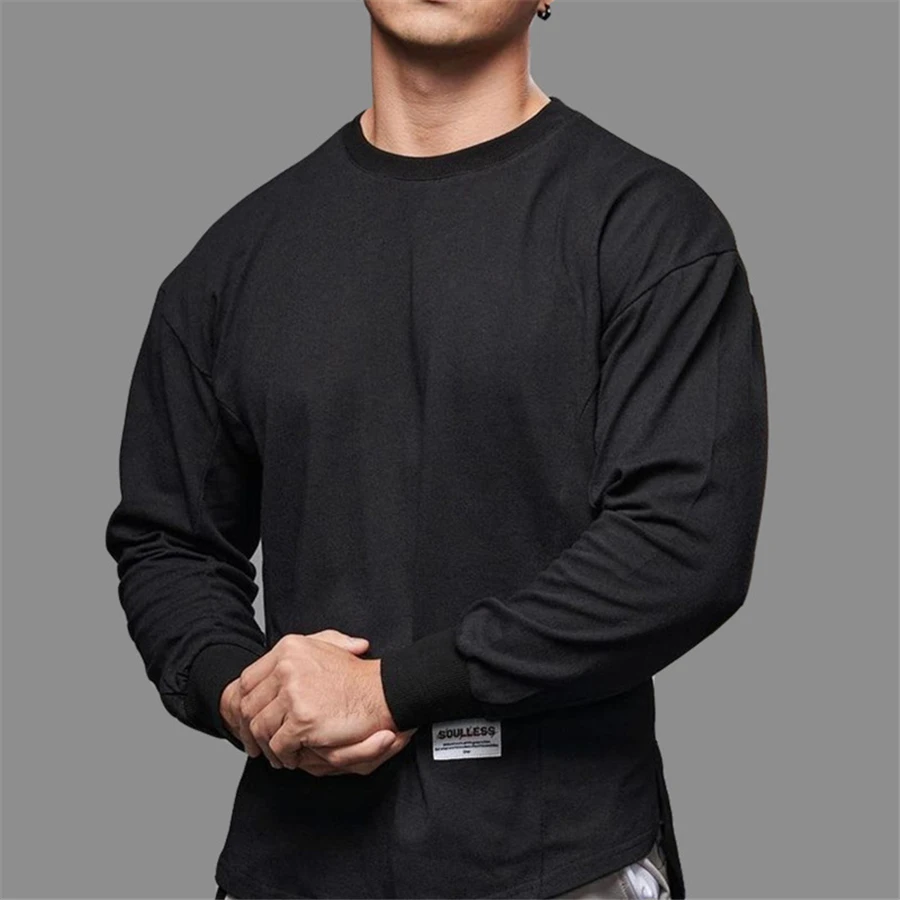 Мужская футболка с длинным рукавом и буквенным принтом для фитнеса занятий