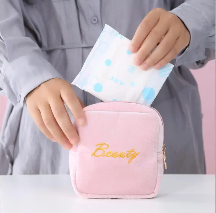 Women Makeup Bag Organizer Cute Earphone Sanitary Napkins Lipstick Holder Bag Travel Women's Cosmetic Bag
Women Makeup Bag Organizer Cute Earphone Sanitary Napkins Lipstick Holder Bag Travel Women's Cosmetic Bag