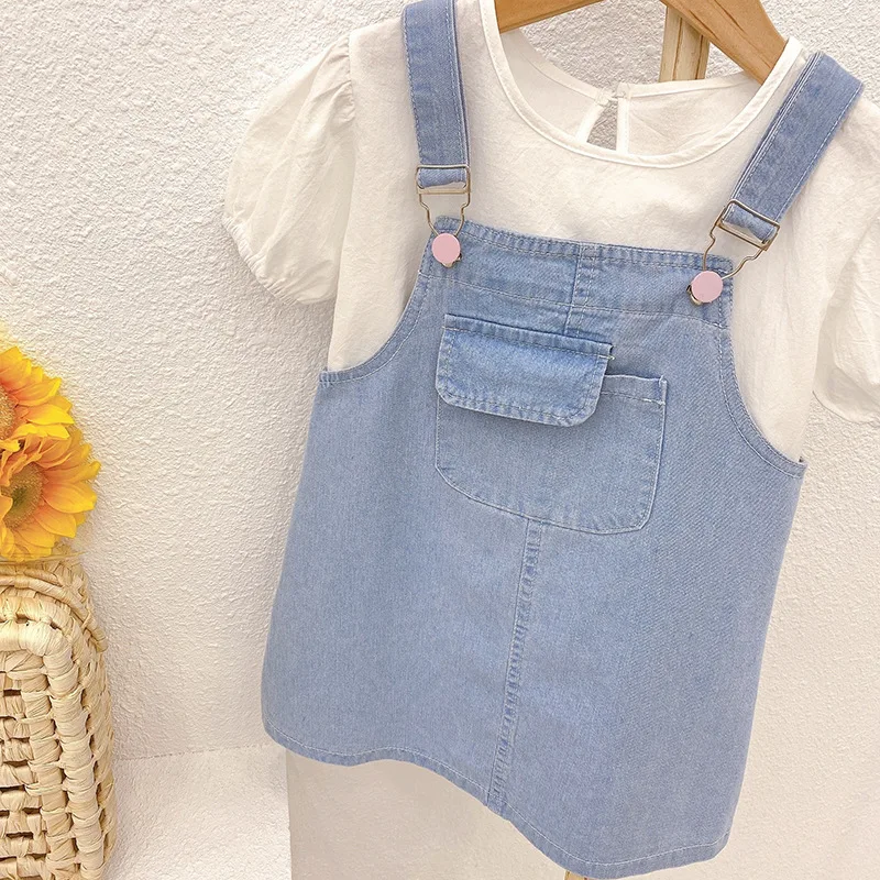 Children's Clothing
Children's Clothing