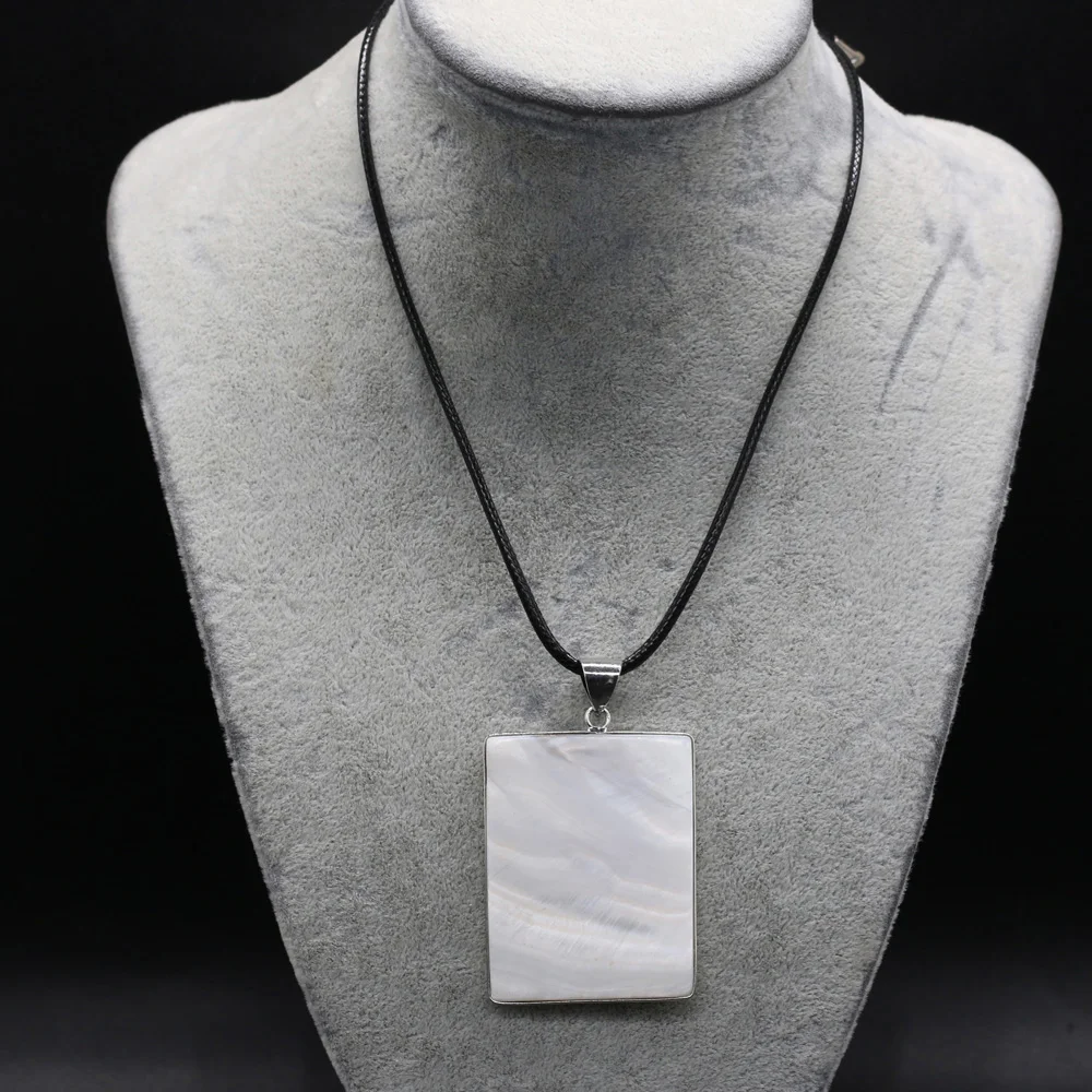 Natural White Shell Necklace Fashion Rectangle Temperament Pendant Necklace for Romantic Charm Jewelry Gifts for Ladies 35x45mm
Natural White Shell Necklace Fashion Rectangle Temperament Pendant Necklace for Romantic Charm Jewelry Gifts for Ladies 35x45mm