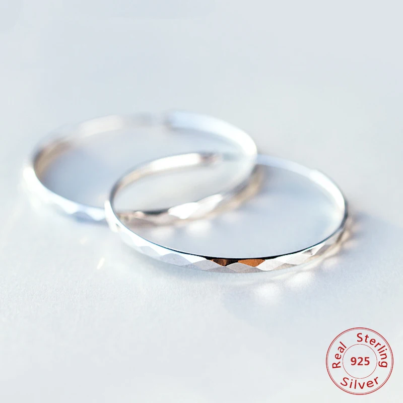 Серьги-кольца большие круглые из серебра 925 пробы для женщин и девушек 
Серьги-кольца большие круглые из серебра 925 пробы для женщин и девушек