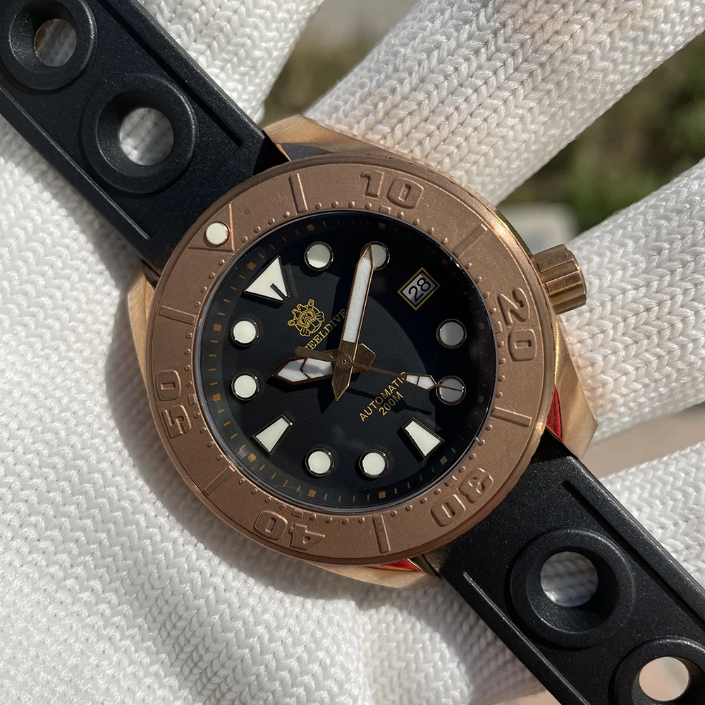 Роскошные мужские часы STEELDIVE SD1971S, часы CUSN8 с синей подсветкой NH35 Move Men t, водонепроницаемые механические наручные часы для дайвинга на 200 м
Роскошные мужские часы STEELDIVE SD1971S, часы CUSN8 с синей подсветкой NH35 Move Men t, водонепроницаемые механические наручные часы для дайвинга на 200 м