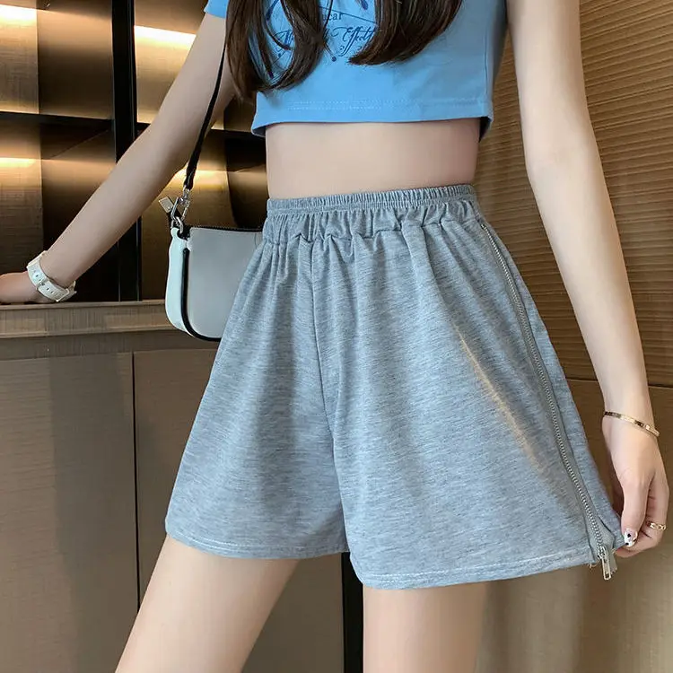 Grey sports shorts women's summer fashion BF style leisure student high waist zipper running versatile loose Capris
Grey sports shorts women's summer fashion BF style leisure student high waist zipper running versatile loose Capris