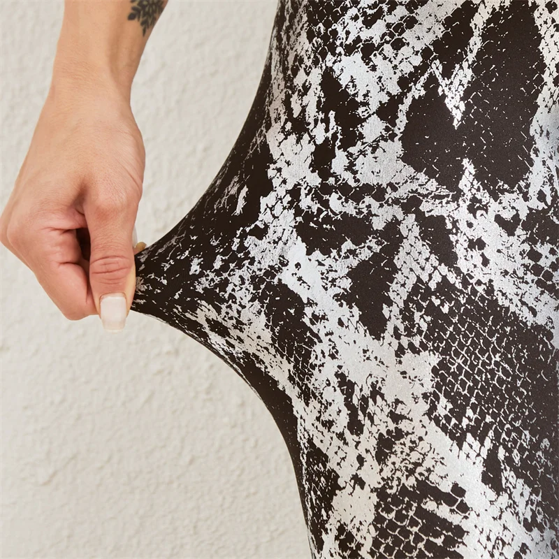 Sexy Leggings Women Snake Skin Fitness Seamless Leggings Push Up Women Sports Quick Drying High Waist Gym Clothing
Sexy Leggings Women Snake Skin Fitness Seamless Leggings Push Up Women Sports Quick Drying High Waist Gym Clothing