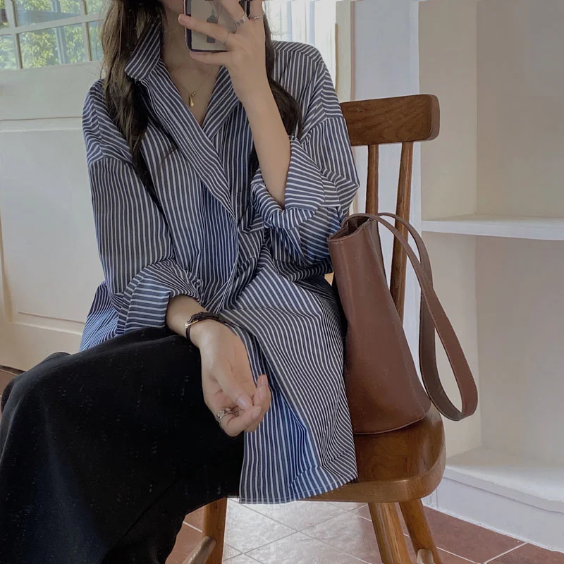 Autumn/winter Striped Long Sleeve Shirt Female Design Sense of Minority Chic Shirt 2021 New Chic Top 
Autumn/winter Striped Long Sleeve Shirt Female Design Sense of Minority Chic Shirt 2021 New Chic Top