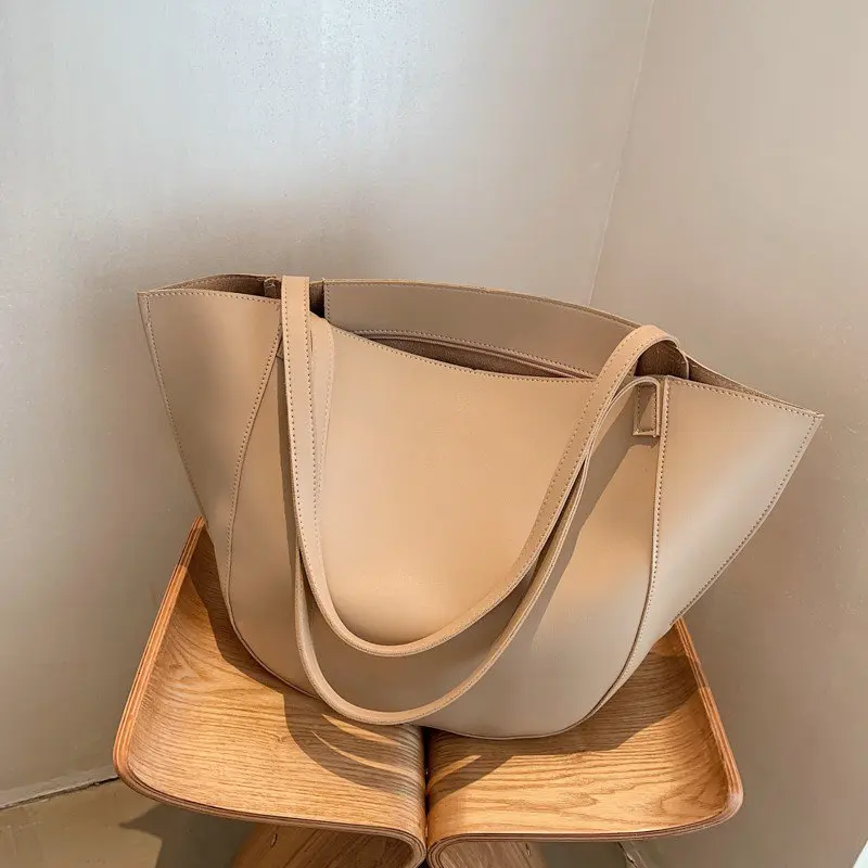 PU Leather Handbags For Retro Tote Female Designer Shoulder Bag Ladies Shopping Bags Girl Leisure Large Capacity
PU Leather Handbags For Retro Tote Female Designer Shoulder Bag Ladies Shopping Bags Girl Leisure Large Capacity