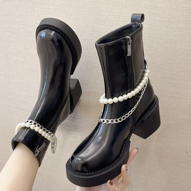 Ankle Boots for Women Brand Design Metal Chain Platform Boots Round Toe Short Boots Women Chunky Heel Shoe Woman Botas 
Ankle Boots for Women Brand Design Metal Chain Platform Boots Round Toe Short Boots Women Chunky Heel Shoe Woman Botas