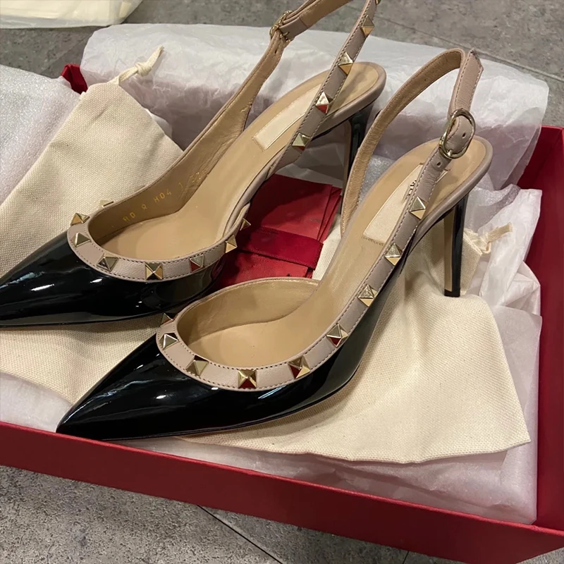 2022 New Women High Heel 6cm 8cm 10cm Sandals Pointed Sandals Women Riveted High-heeled Shoes with Spikes V Logo Shoes 34-43
2022 New Women High Heel 6cm 8cm 10cm Sandals Pointed Sandals Women Riveted High-heeled Shoes with Spikes V Logo Shoes 34-43