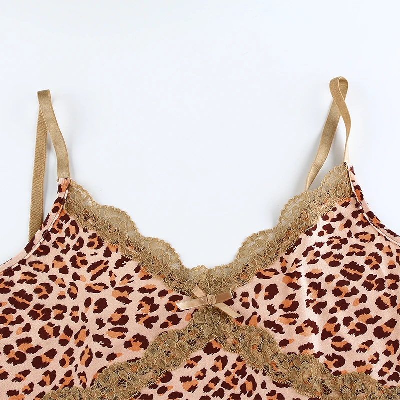 2021 New Summer Black Patcwhork Lace Leopard Spaghetti Strap Sleeveless Top 90s Short Top Ruffle T-shirt Y2k Sexy Cami Top
2021 New Summer Black Patcwhork Lace Leopard Spaghetti Strap Sleeveless Top 90s Short Top Ruffle T-shirt Y2k Sexy Cami Top
