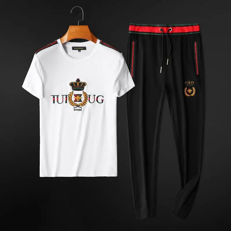 Sports suit men 2021 summer new youth leisure embroidery short sleeve trousers trend two-piece set 
Sports suit men 2021 summer new youth leisure embroidery short sleeve trousers trend two-piece set