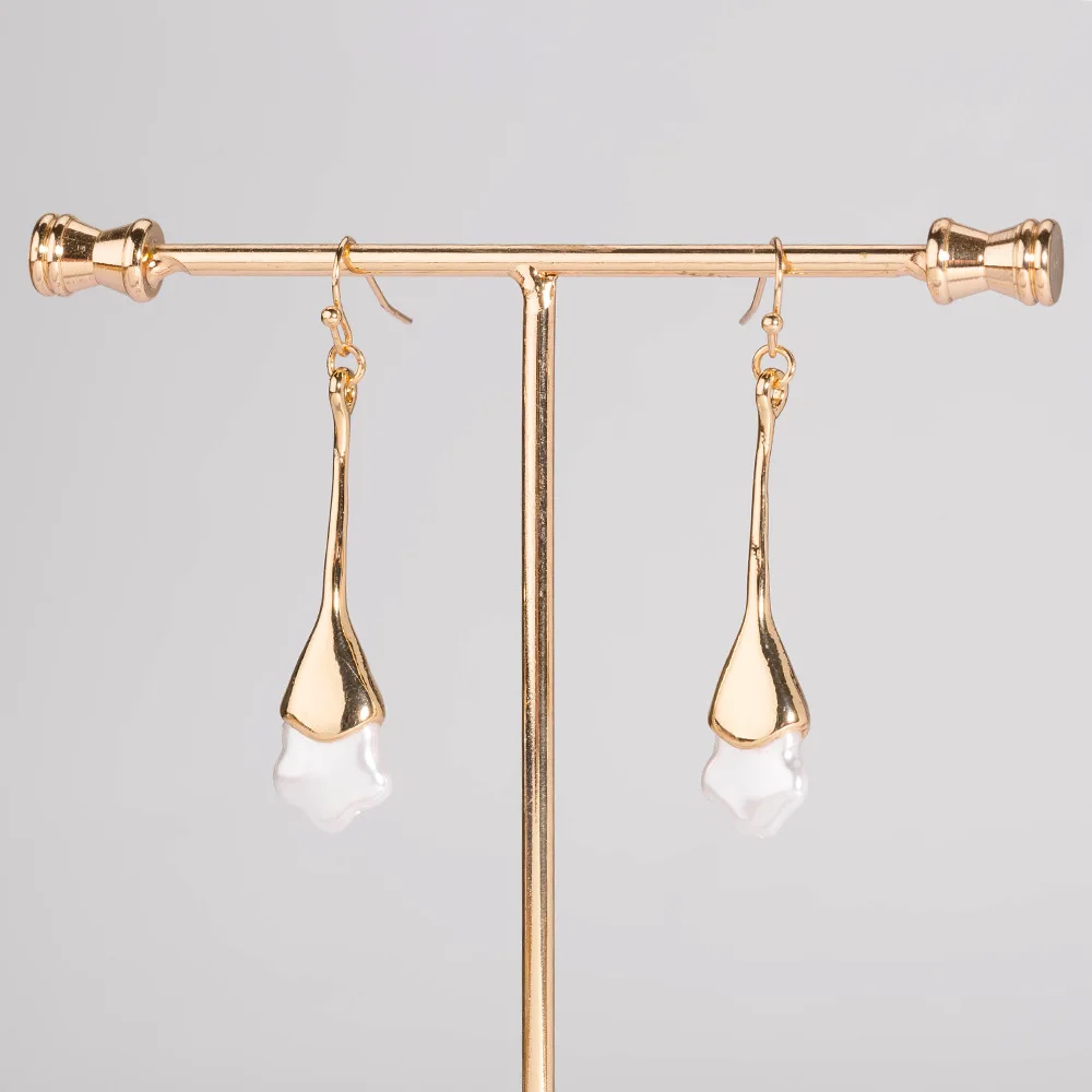 Korean Fashion Simple Gold Jewelry Metal Personality Star Pearl Earrings For Women Vintage Statement Dangle Earrings
Korean Fashion Simple Gold Jewelry Metal Personality Star Pearl Earrings For Women Vintage Statement Dangle Earrings