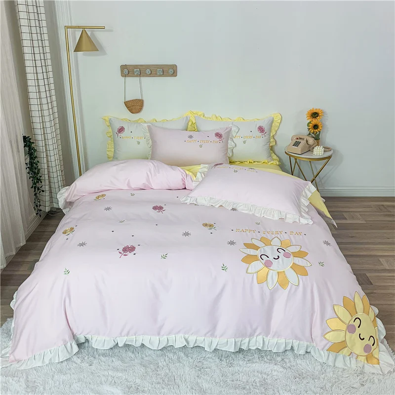 2020 Luxury Egypt Cotton Ruffles Bedding Set Embroidery Duvet Cover Set Bed Flat Sheet Pillowcases Single Queen King Size 3/4Pcs
2020 Luxury Egypt Cotton Ruffles Bedding Set Embroidery Duvet Cover Set Bed Flat Sheet Pillowcases Single Queen King Size 3/4Pcs