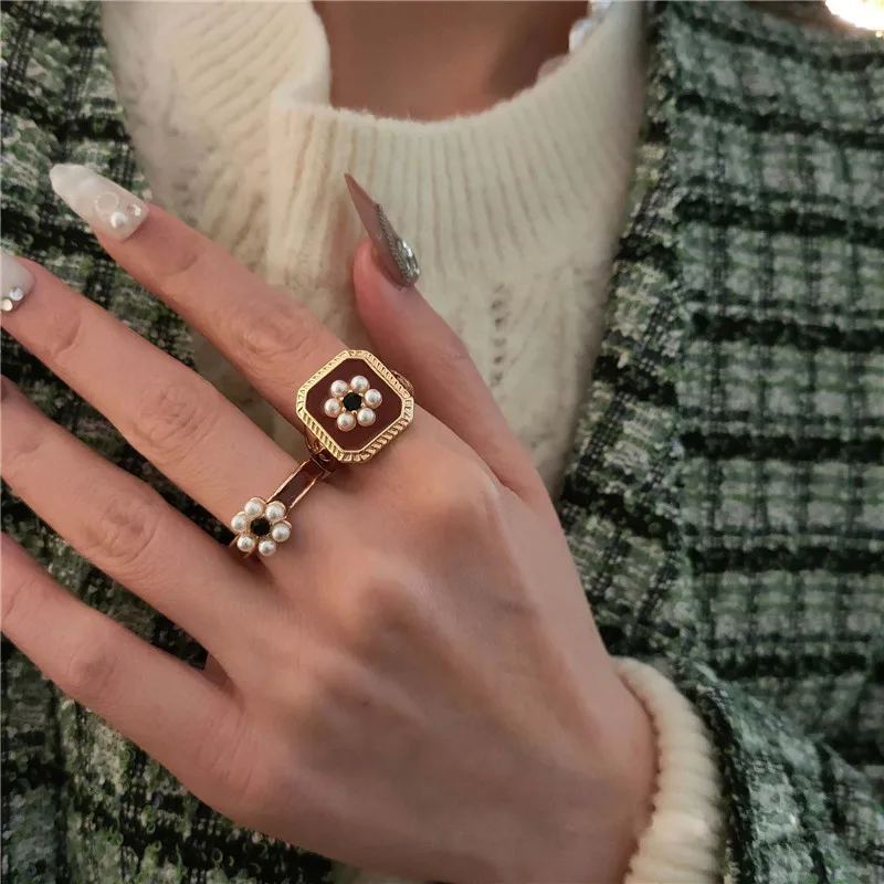 2021 New Autumn Fashion Pearl Flower Retro Elegant Simple Open Ring For Women French Palace Style Jewelry Party Gift Wholesale
2021 New Autumn Fashion Pearl Flower Retro Elegant Simple Open Ring For Women French Palace Style Jewelry Party Gift Wholesale