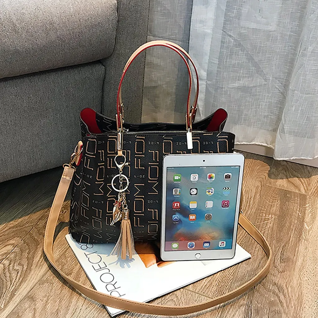 2020 Fashion Women Letter Tassel Buckle Purse Shoulder Bag Large Capacity Zipper Handbag Phone Bag Large Shoulder Bag for Women 
2020 Fashion Women Letter Tassel Buckle Purse Shoulder Bag Large Capacity Zipper Handbag Phone Bag Large Shoulder Bag for Women