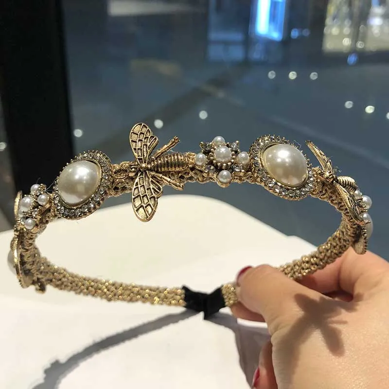 New Retro Velvet Bee Hairband Headband for Women Girls Hair Band Head Hoop on Female Flower Pearl Headwear Accessories
New Retro Velvet Bee Hairband Headband for Women Girls Hair Band Head Hoop on Female Flower Pearl Headwear Accessories