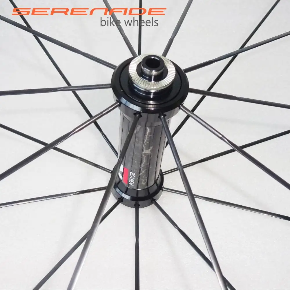 1330 gr 45mm tubeless carbon road wheels Hand-built 700C carbon 28mm wide clincher for tubeless compatible
1330 gr 45mm tubeless carbon road wheels Hand-built 700C carbon 28mm wide clincher for tubeless compatible