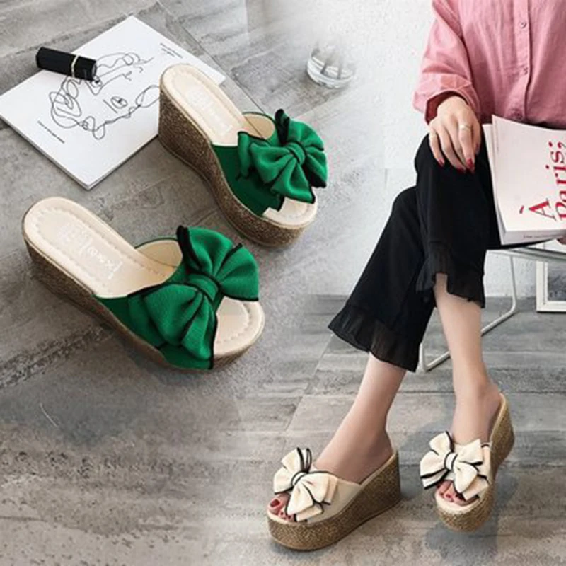 Rulangs 3.54inch Women Slippers Platform Wedge Women Slipper Appliques Slides Beach Sandals Slides Summer Ladies Mules Clog Shoe
Rulangs 3.54inch Women Slippers Platform Wedge Women Slipper Appliques Slides Beach Sandals Slides Summer Ladies Mules Clog Shoe