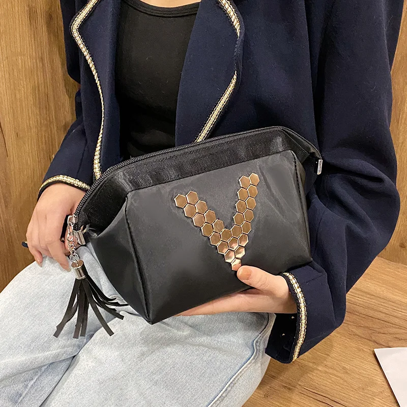 Outdoor Tassel travel Cosmetic Bag Women Toiletrie Organizer Waterproof Female Storage Make up Case
Outdoor Tassel travel Cosmetic Bag Women Toiletrie Organizer Waterproof Female Storage Make up Case