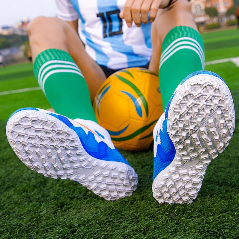 2021 New Soccer Shoes Men High Ankle AG/FG Football Shoes Sports Turf Women Sneakers Kids Soccer Cleats Training Football Boots 
2021 New Soccer Shoes Men High Ankle AG/FG Football Shoes Sports Turf Women Sneakers Kids Soccer Cleats Training Football Boots