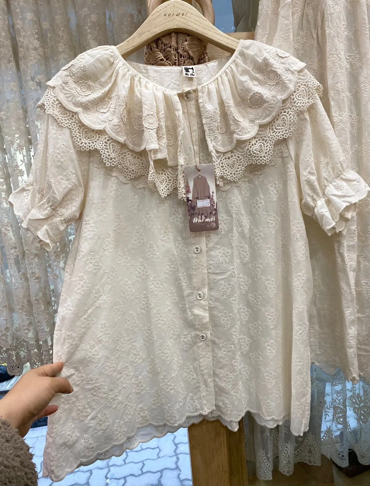 Summer New Sweet Japan style solid embroidery cotton loose top shirt short sleeve top shirt female
Summer New Sweet Japan style solid embroidery cotton loose top shirt short sleeve top shirt female