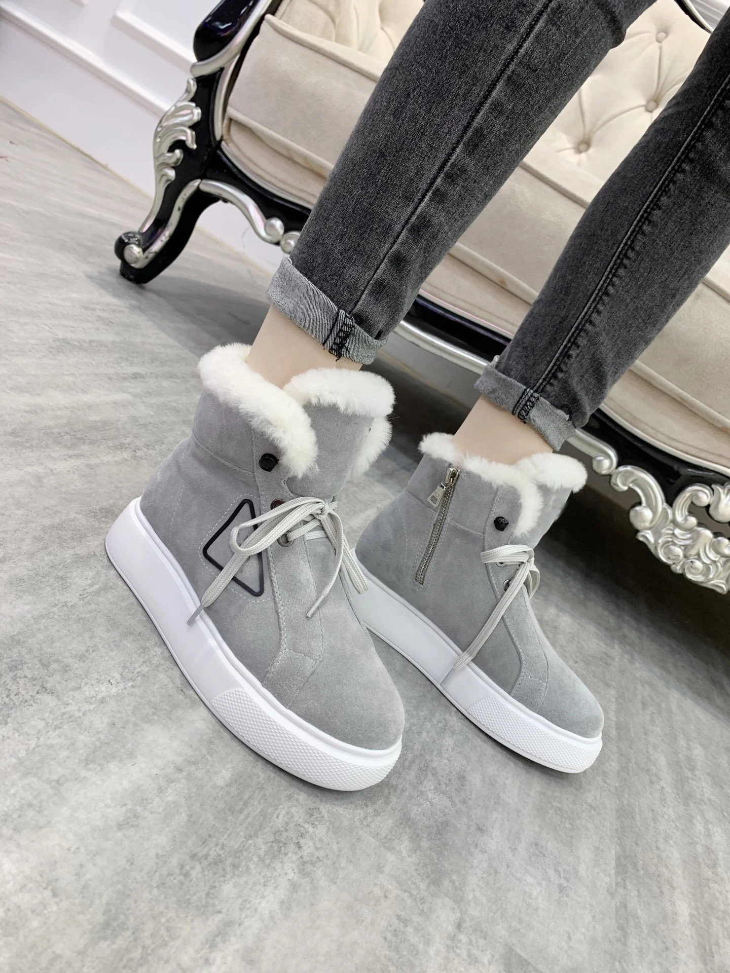 2021 Hot Cow Suede Real Wool Lining Lace-up Woman Snow Boots Designer Brand Luxury Winter Shoes Plus Velvet Black Brown Boots
2021 Hot Cow Suede Real Wool Lining Lace-up Woman Snow Boots Designer Brand Luxury Winter Shoes Plus Velvet Black Brown Boots