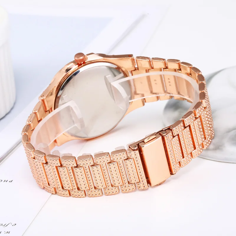 Hot Sale Men's Diamond Quartz Watch Stainless Steel Gold Blinking Ladies Watch Date Display Fashion Watch Relogio Masculino
Hot Sale Men's Diamond Quartz Watch Stainless Steel Gold Blinking Ladies Watch Date Display Fashion Watch Relogio Masculino