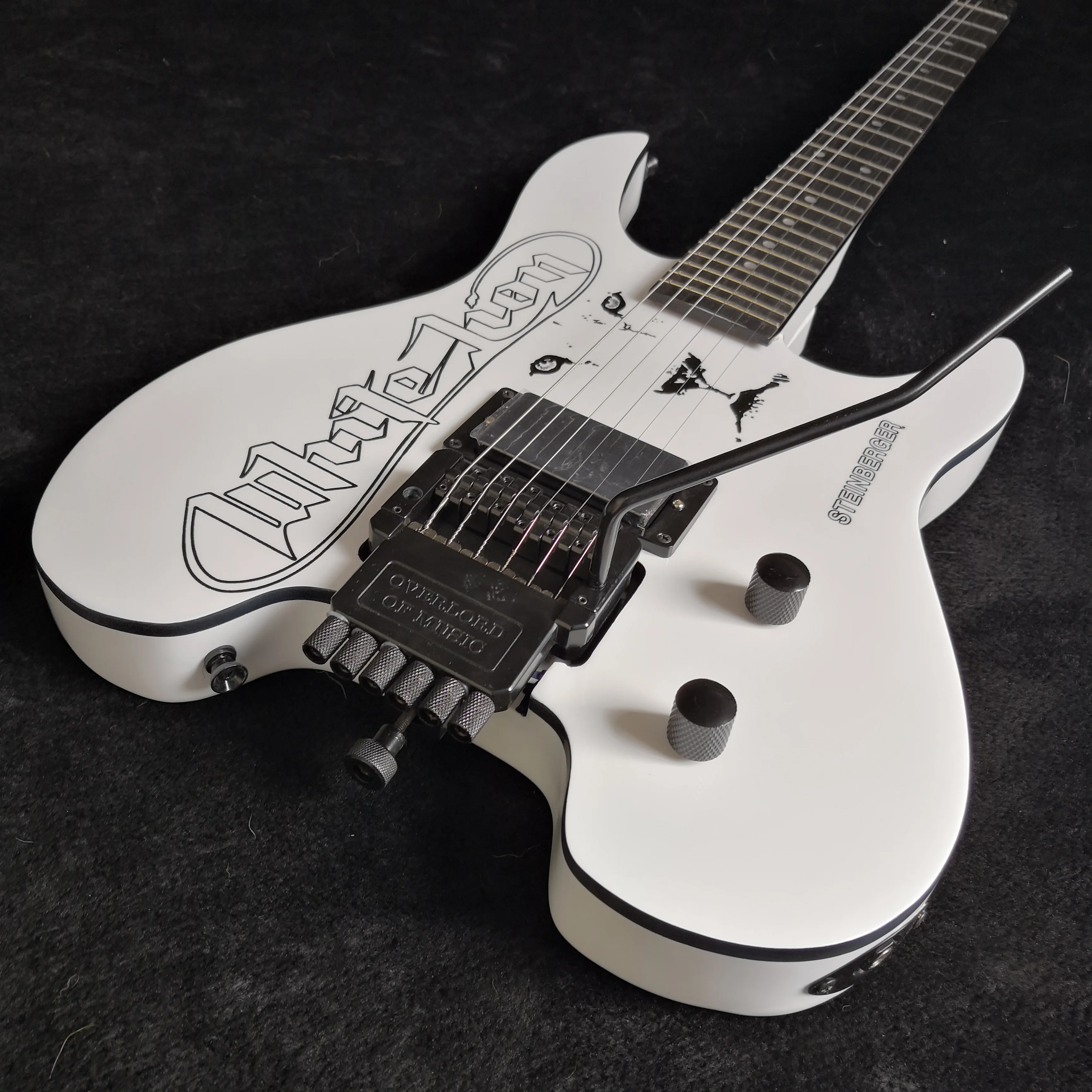 headless electric guitar WHITE color solid body quilted maple veneer cover guitar, Free shipping
headless electric guitar WHITE color solid body quilted maple veneer cover guitar, Free shipping