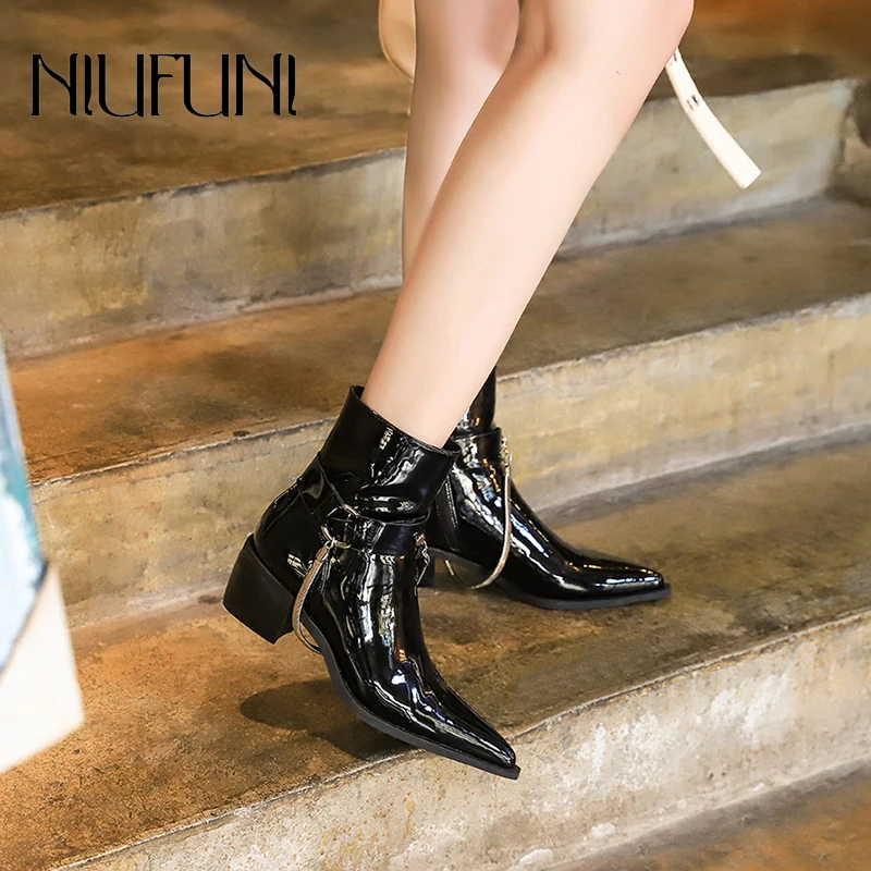 Gladiator Shoes Women's Boots Thick Heels Patent Leather Pointed Metal Chain Ankle Boots Zip Chelsea Women's Autumn Boots Black
Gladiator Shoes Women's Boots Thick Heels Patent Leather Pointed Metal Chain Ankle Boots Zip Chelsea Women's Autumn Boots Black