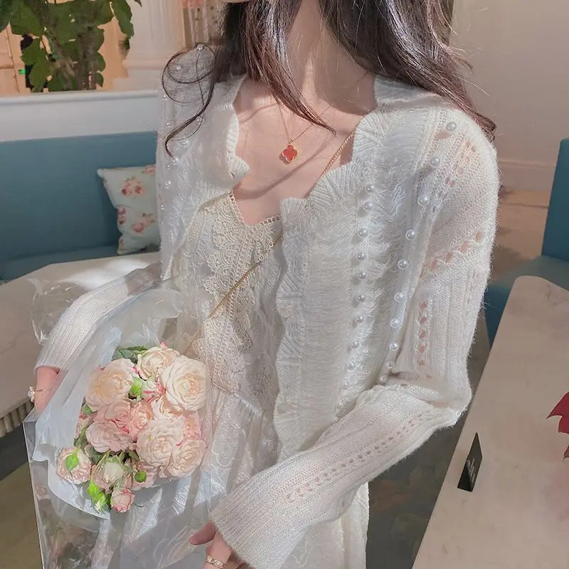 Knitted cardigan thin women's spring and summer fashion new style hollow design sense of niche temperament casual top
Knitted cardigan thin women's spring and summer fashion new style hollow design sense of niche temperament casual top