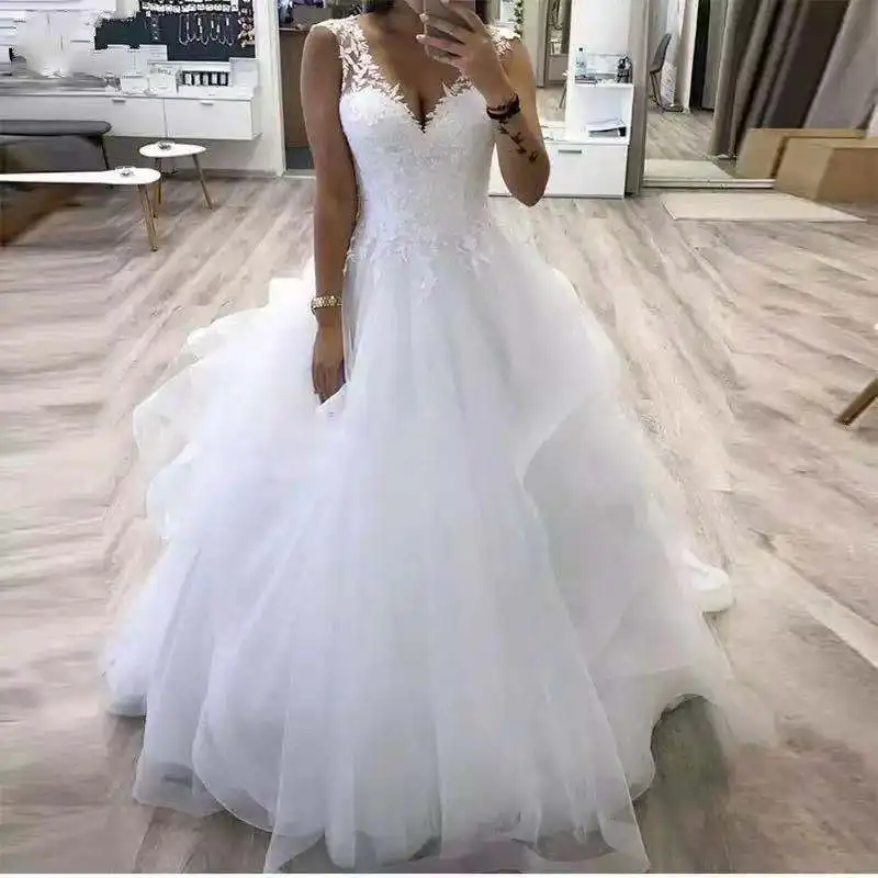 Charming V-Neck Ball Gown Wedding Dresses 2021 Vestido De Noiva Fashion Appliques Ruffles Formal Wedding Bride Dresses Lace-up
Charming V-Neck Ball Gown Wedding Dresses 2021 Vestido De Noiva Fashion Appliques Ruffles Formal Wedding Bride Dresses Lace-up