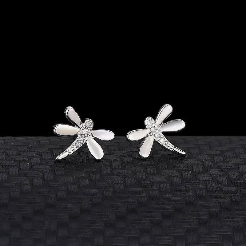 S925 Sterling Silver Dragonfly Diamond Earrings Female European And American Hot-Selling Fashion Personality Simple Ins Jewelry
S925 Sterling Silver Dragonfly Diamond Earrings Female European And American Hot-Selling Fashion Personality Simple Ins Jewelry