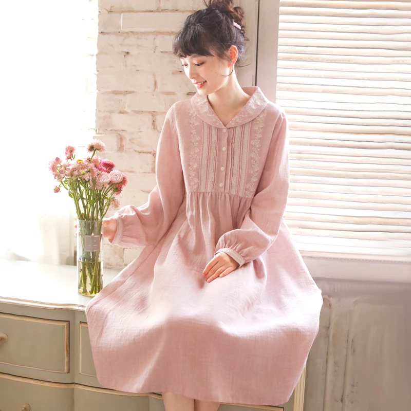 Nightdress for Women 2021 Spring/Autumn Double Layer Cotton Gauze Long Sleeves Nightdress Mid-calf Embroidery Nightgown New
Nightdress for Women 2021 Spring/Autumn Double Layer Cotton Gauze Long Sleeves Nightdress Mid-calf Embroidery Nightgown New