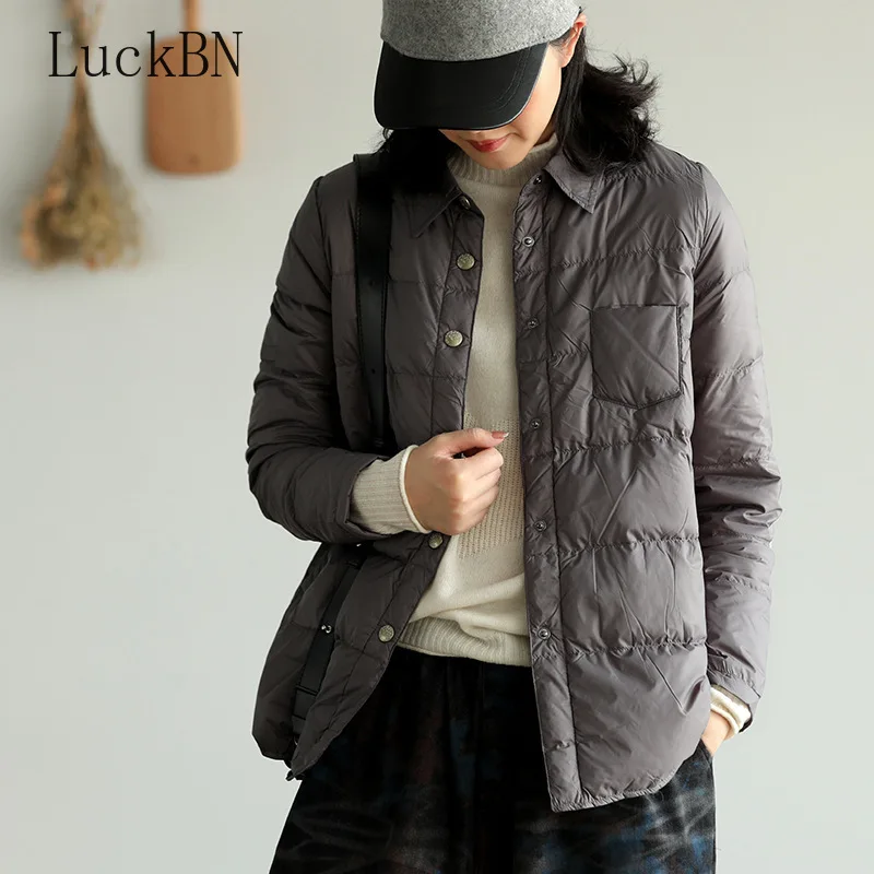 Autumn Winter Down Coats Women Turn Down Collar Down Coat Ultra Light White Duck Down Jacket Single Breasted Windproof Parkas
Autumn Winter Down Coats Women Turn Down Collar Down Coat Ultra Light White Duck Down Jacket Single Breasted Windproof Parkas