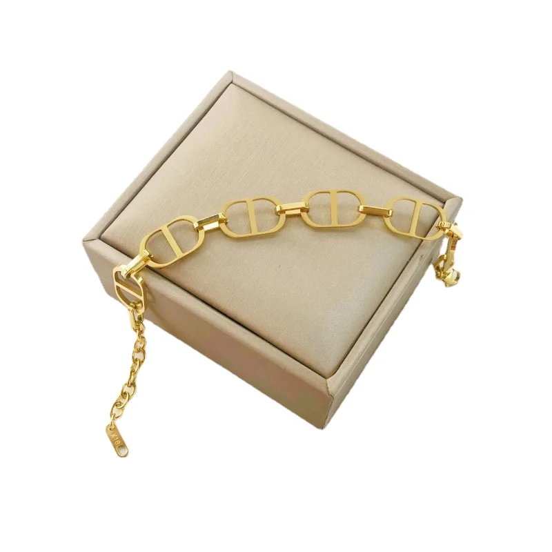 Ожерелье с полыми буквами для женщин и девушек, дизайнерский чокер в стиле ретро, массивное Ювелирное Украшение в стиле хип-хоп, 2020
Ожерелье с полыми буквами для женщин и девушек, дизайнерский чокер в стиле ретро, массивное Ювелирное Украшение в стиле хип-хоп, 2020