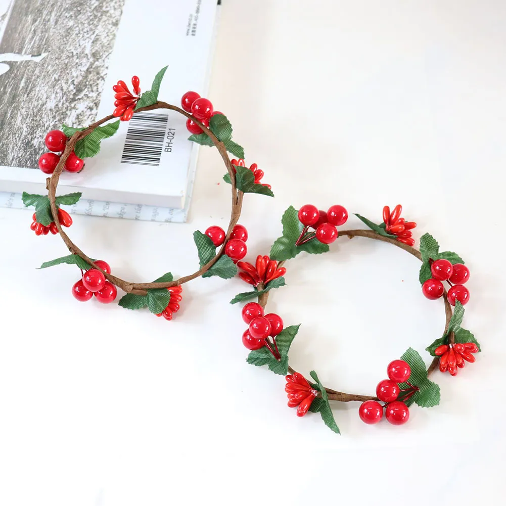 1Pcs Christmas Garland Simulation Pine Needles Red Berry Plant Flower Ring Candlestick Home Door Christmas Hanging Decor Wreath
1Pcs Christmas Garland Simulation Pine Needles Red Berry Plant Flower Ring Candlestick Home Door Christmas Hanging Decor Wreath