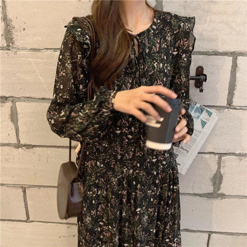 Sister Fara Chiffon Print Flora Spring Dresses for Women 2021 Chic Lace Up Loose Waist Dress Autumn Knee-Length Women's Dress
Sister Fara Chiffon Print Flora Spring Dresses for Women 2021 Chic Lace Up Loose Waist Dress Autumn Knee-Length Women's Dress