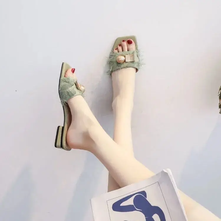 Women Sandals Slippers 2021 Summer Casual Peep Toe Sandals Slipper Beach Shoes Low Heel Square Heel Sandals Ladies Mules Shoes
Women Sandals Slippers 2021 Summer Casual Peep Toe Sandals Slipper Beach Shoes Low Heel Square Heel Sandals Ladies Mules Shoes