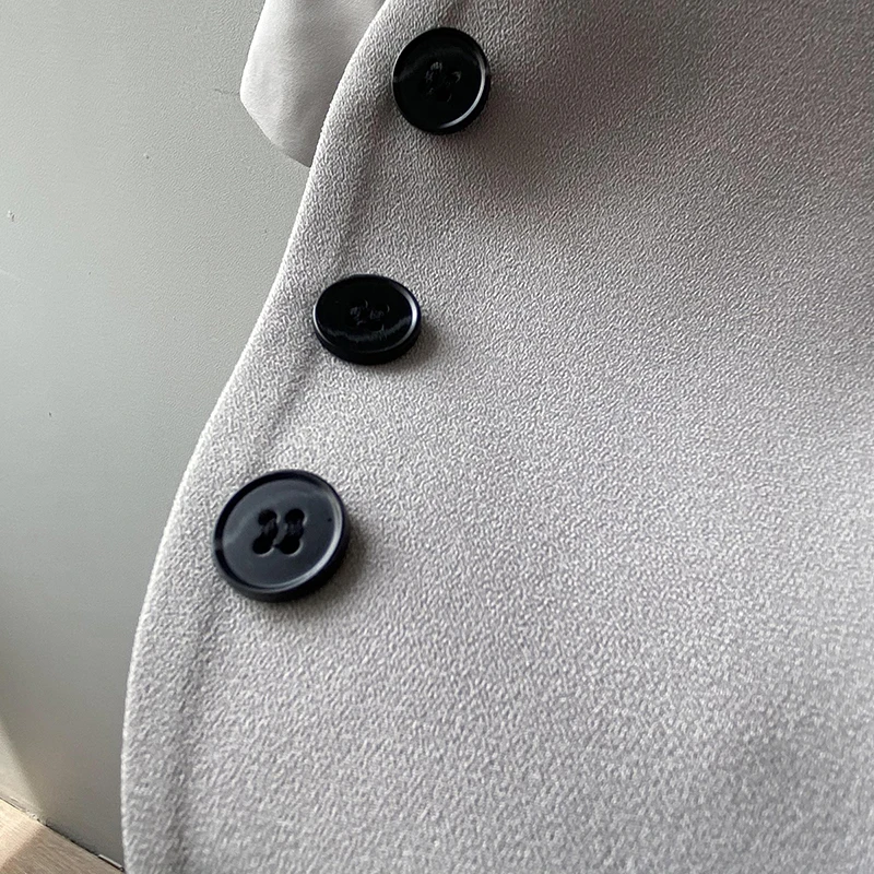Minimalist Summer Chic Short Blazer Women England style Navel Exposed Short 4 Buttons Blazer Female Simple Grey Jacket
Minimalist Summer Chic Short Blazer Women England style Navel Exposed Short 4 Buttons Blazer Female Simple Grey Jacket