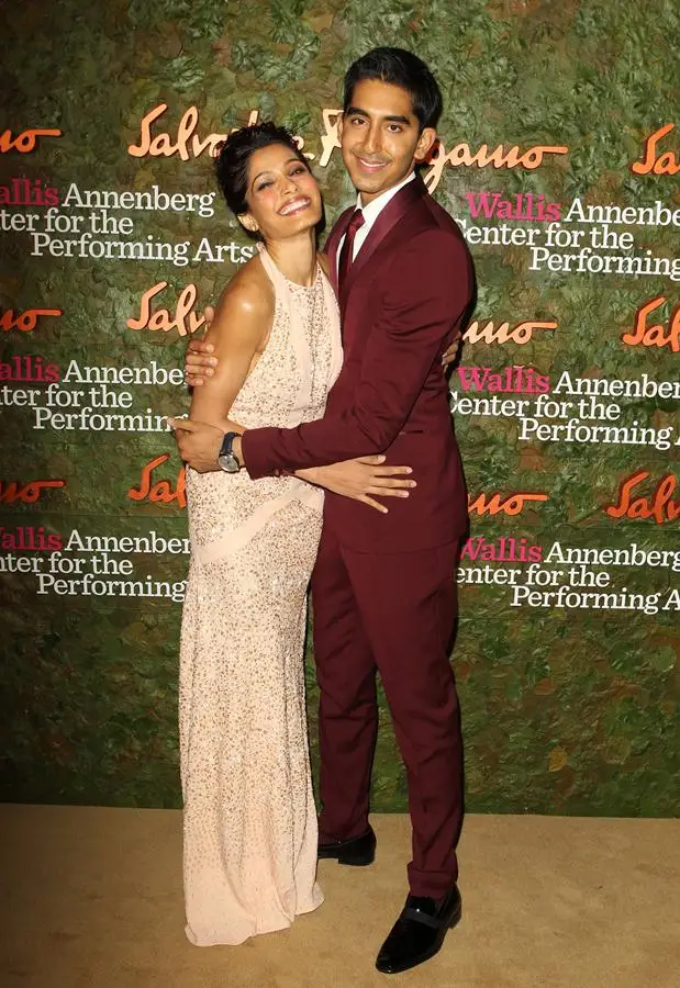 Fad новейший дизайн пальто и брюк поп бордовые свадебные костюмы для мужчин приталенный смокинг для жениха из 3 предметов индивидуальный бле... 
Fad новейший дизайн пальто и брюк поп бордовые свадебные костюмы для мужчин приталенный смокинг для жениха из 3 предметов индивидуальный бле...