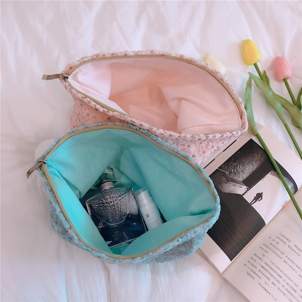 Lace Embroidery Cosmetic Bag Women Floral Make Up Bag Organizer Travel Toiletry Bag Large Capacity Grils Beauty Storage Pouch
Lace Embroidery Cosmetic Bag Women Floral Make Up Bag Organizer Travel Toiletry Bag Large Capacity Grils Beauty Storage Pouch