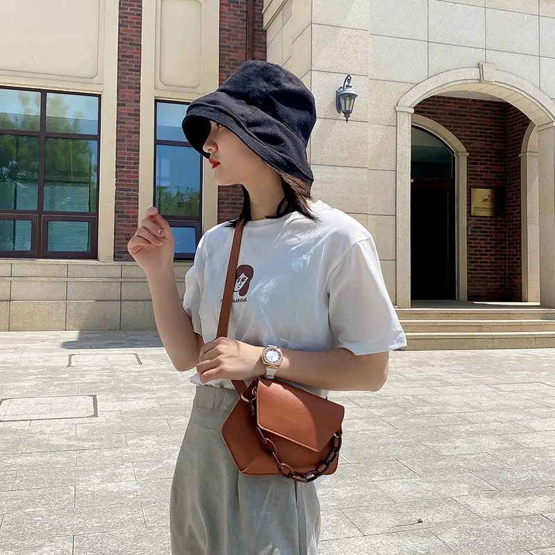 2020 new women's handbag straddle bag single shoulder bag across small square bag women's personalized handbag
2020 new women's handbag straddle bag single shoulder bag across small square bag women's personalized handbag