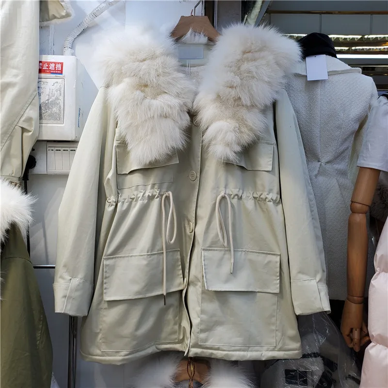 Winter Mid-length Faux Fox Fur Collar Cotton Parkas Women Fur Liner Casual Drawstring Pocket Long Sleeve Warm Oversize Outwear
Winter Mid-length Faux Fox Fur Collar Cotton Parkas Women Fur Liner Casual Drawstring Pocket Long Sleeve Warm Oversize Outwear